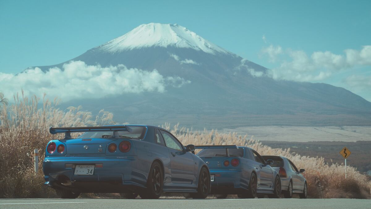 JDM cars heading toward Mt. Fuji, the biggest mountain in Japan
