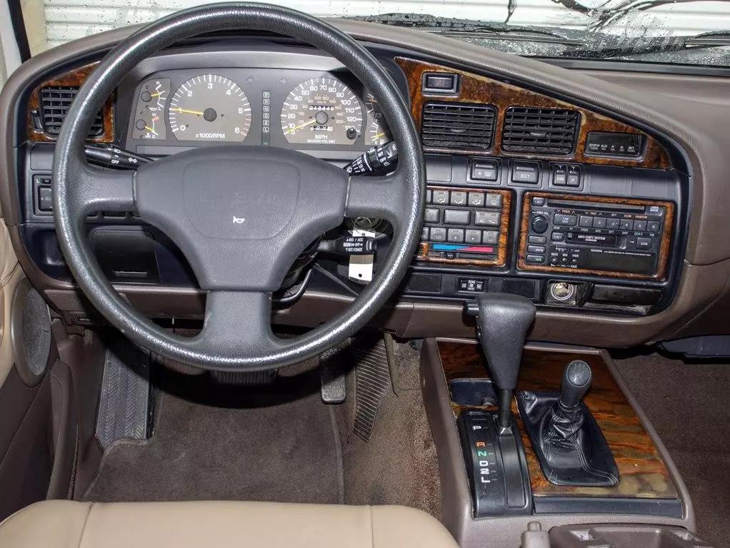 Seteering wheel and multimedia system on Renoca Wonder by FLEX Automotive