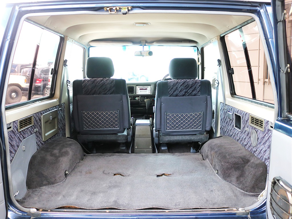 Luggage space of a 1995 Land Cruiser Prado 71