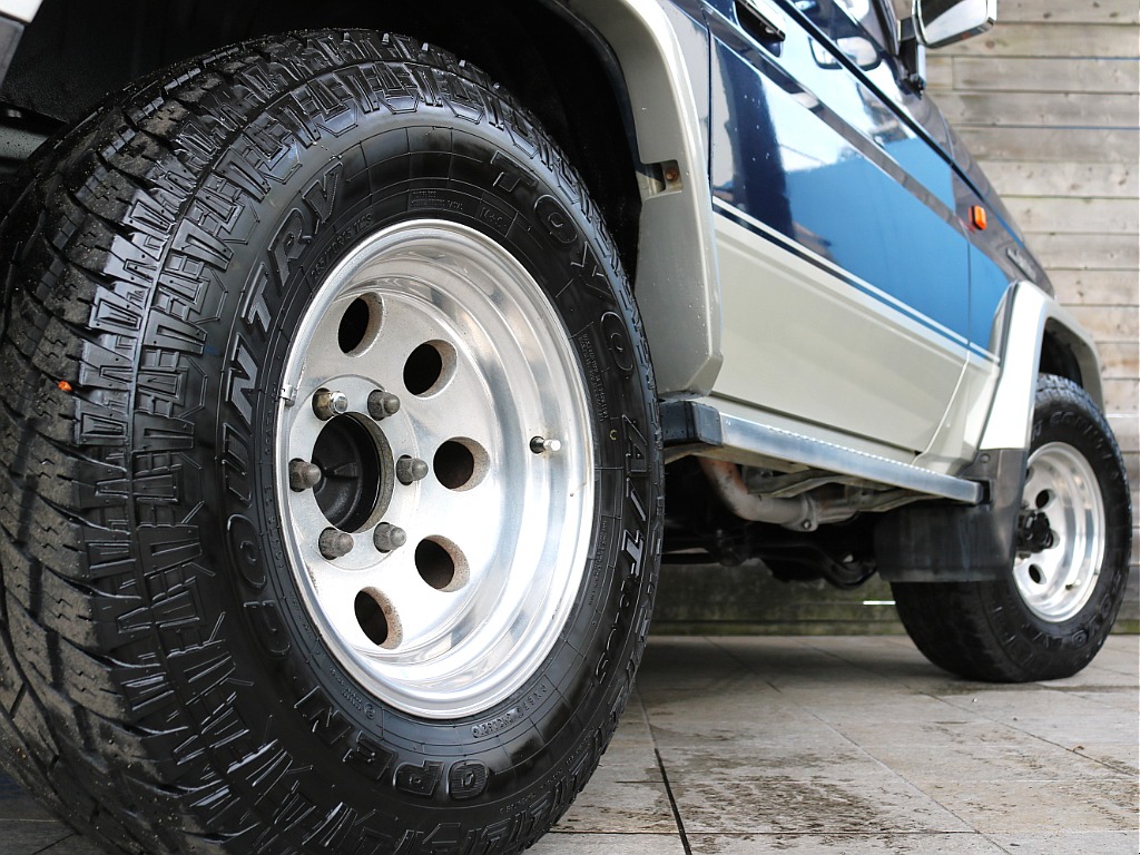 Wheels of a 1995 Land Cruiser Prado 71