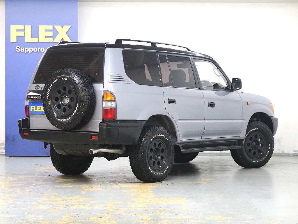 Rear end of a 1997 Land Cruiser 95 Prado