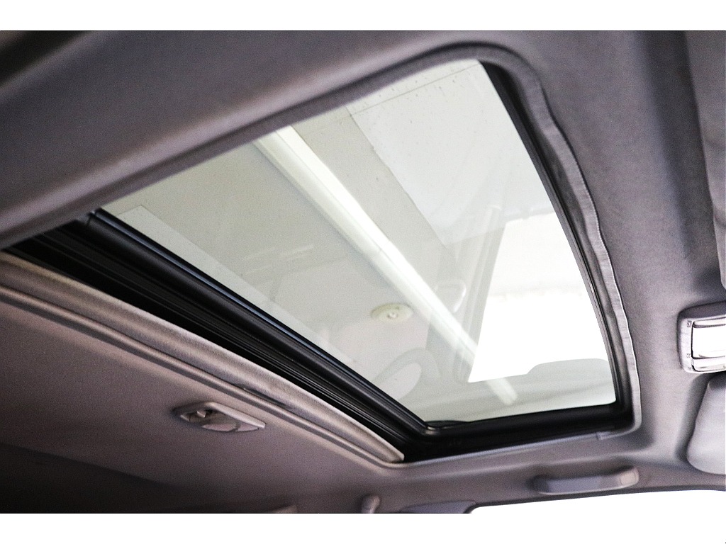 Sunroof of a 1997 Land Cruiser 95 Prado