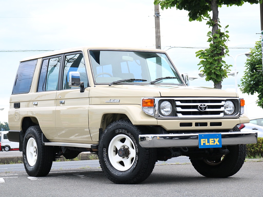 Front-end of a 1998 Land Cruiser 70