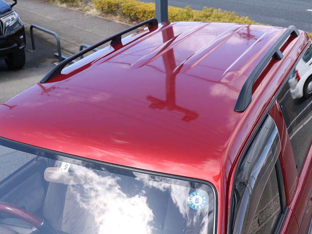 Roof of a 2001 Land Cruiser 90 Prado