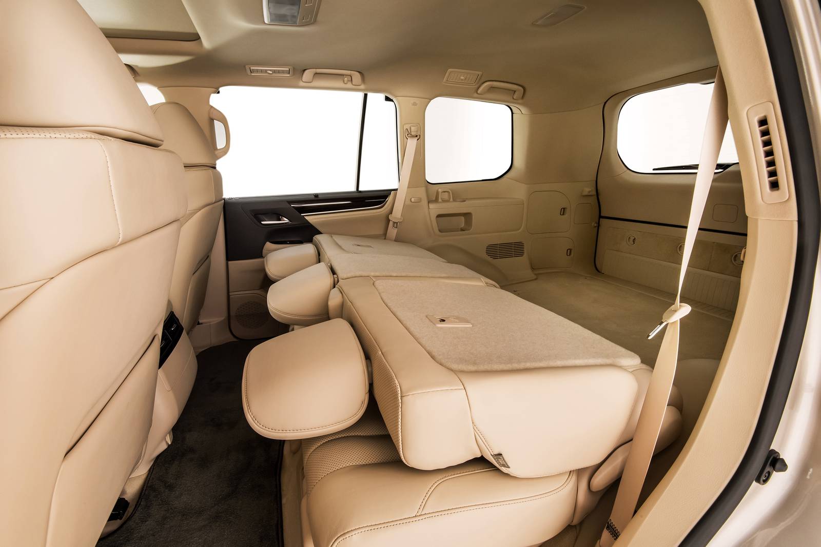 Foldable rear seats of aLexux LX 570 