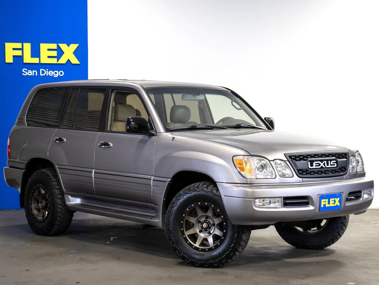 2001 Lexus LX 