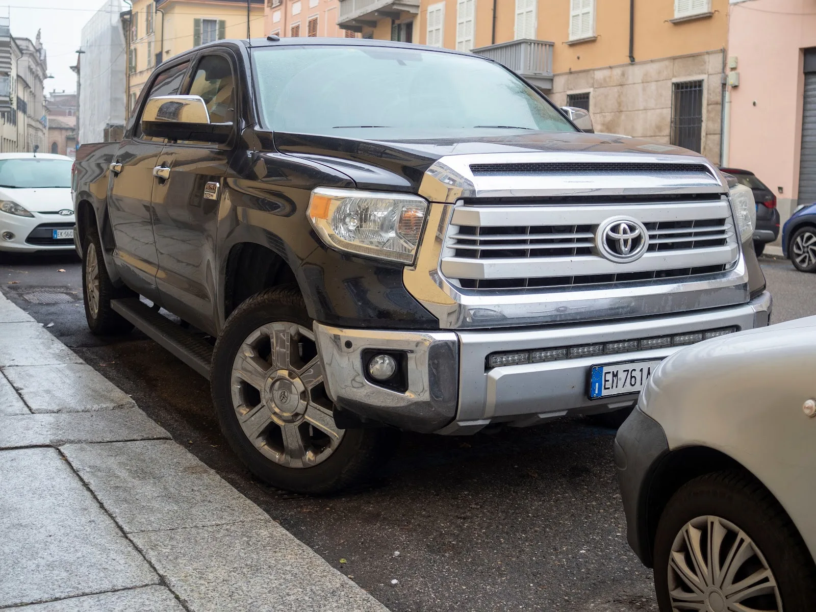 Toyota Tundra Capstone Black