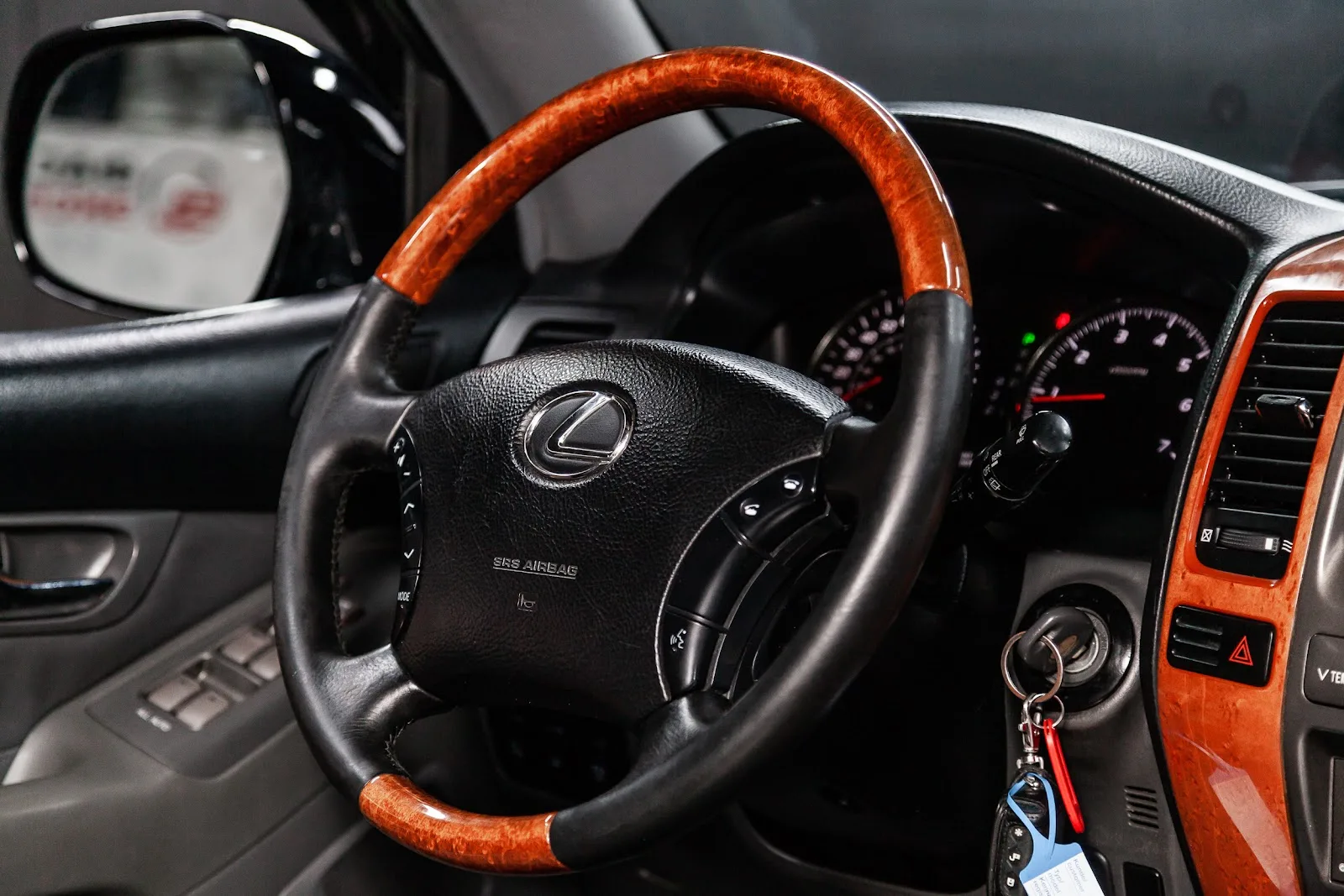 Lexus LX 470 Interior Overview