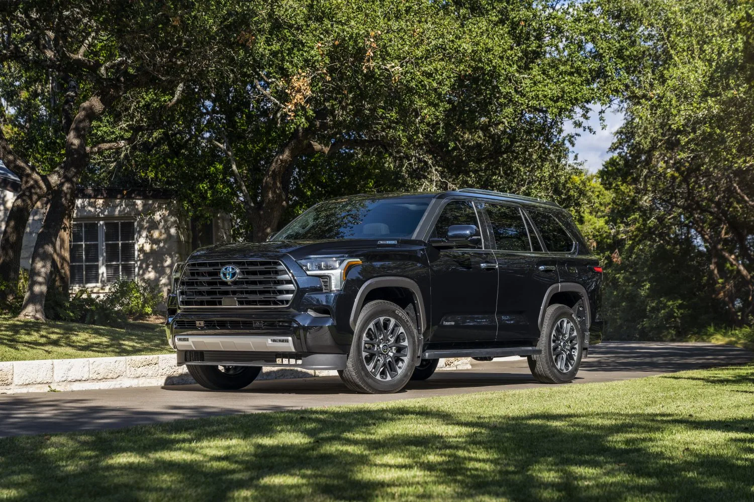 2023_Toyota_Sequoia_Limited_black