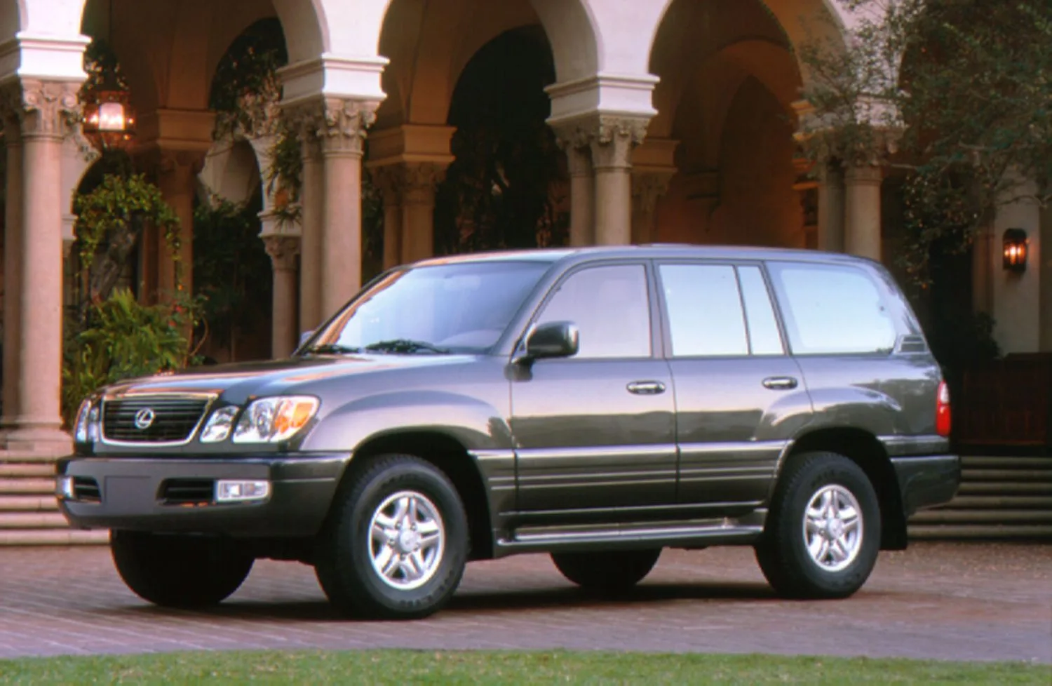 Lexus LX 470 Towing Capacity