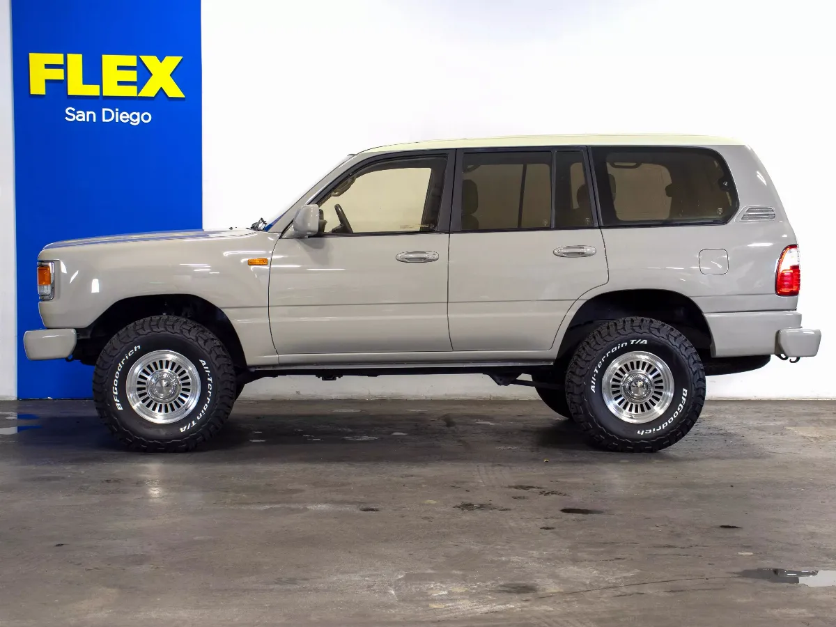 1999 Lexus LX 