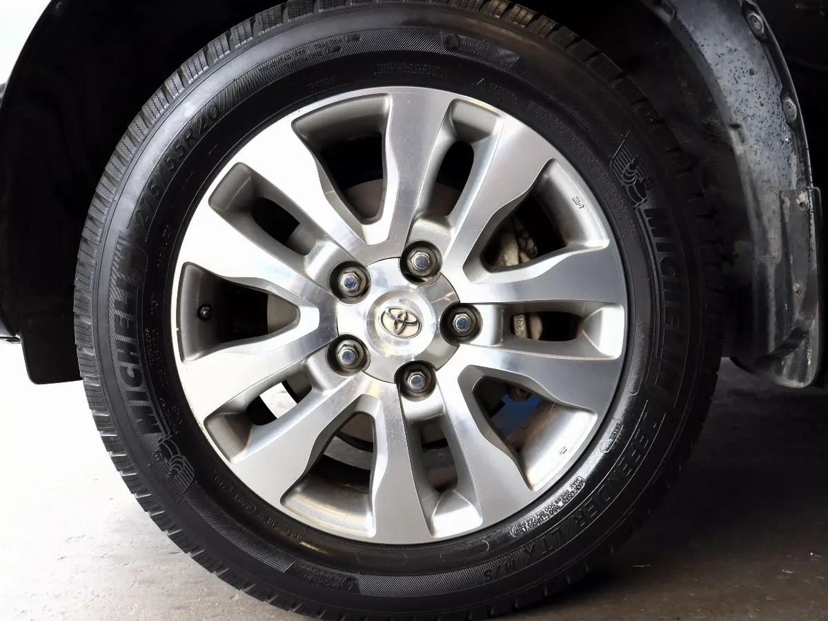 2010 Toyota Sequoia 