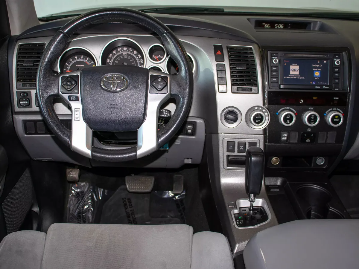2016 Toyota Sequoia 