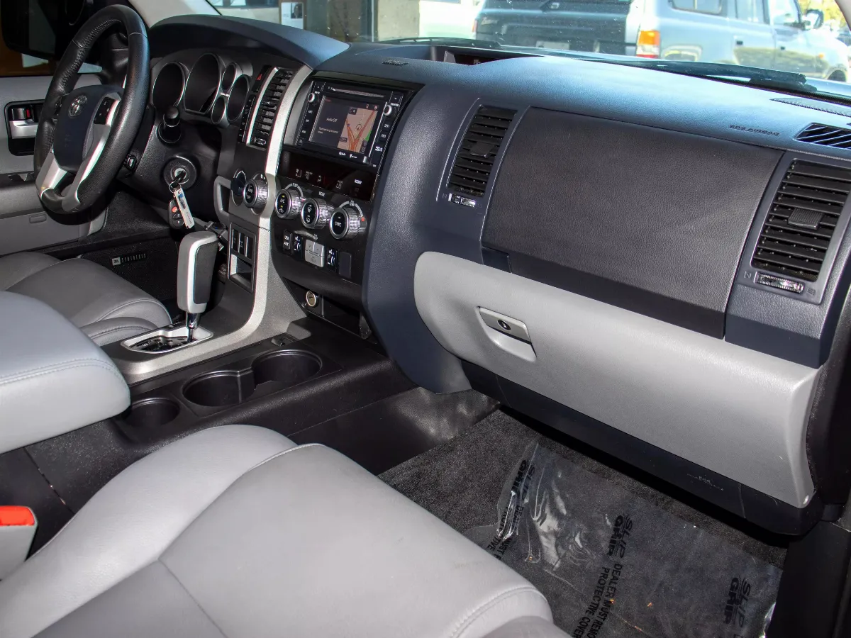 2014 Toyota Sequoia 
