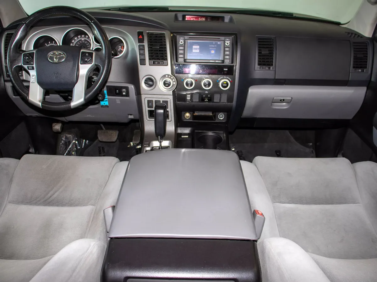 2016 Toyota Sequoia 