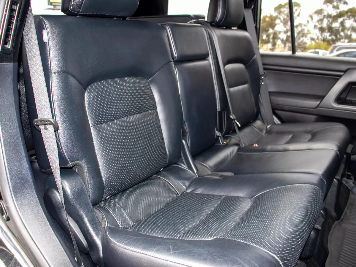 2013 Toyota Land Cruiser 