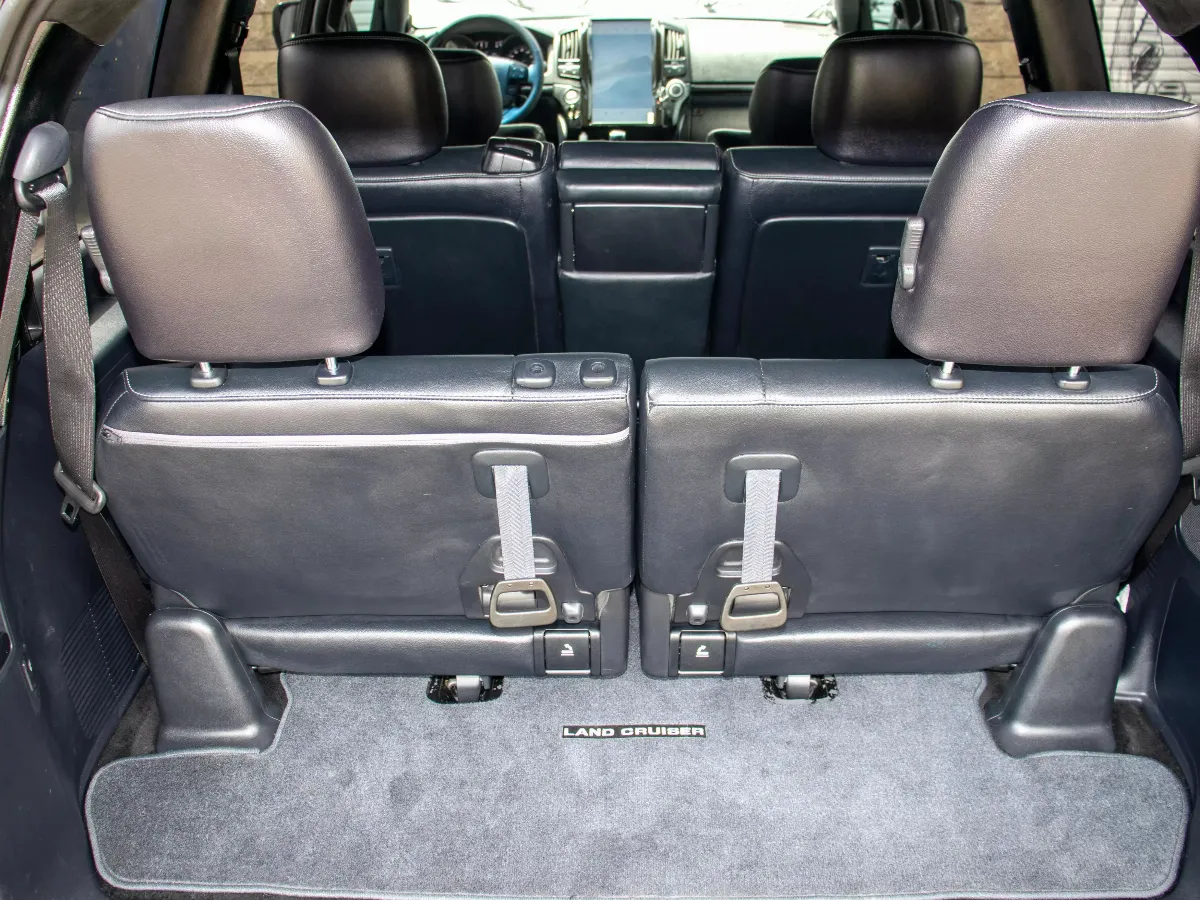 2013 Toyota Land Cruiser 