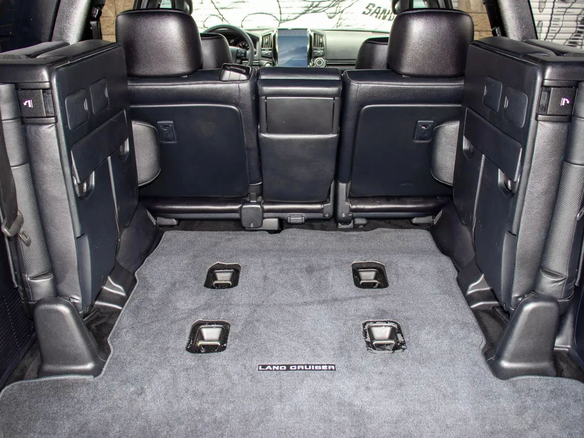 2013 Toyota Land Cruiser 