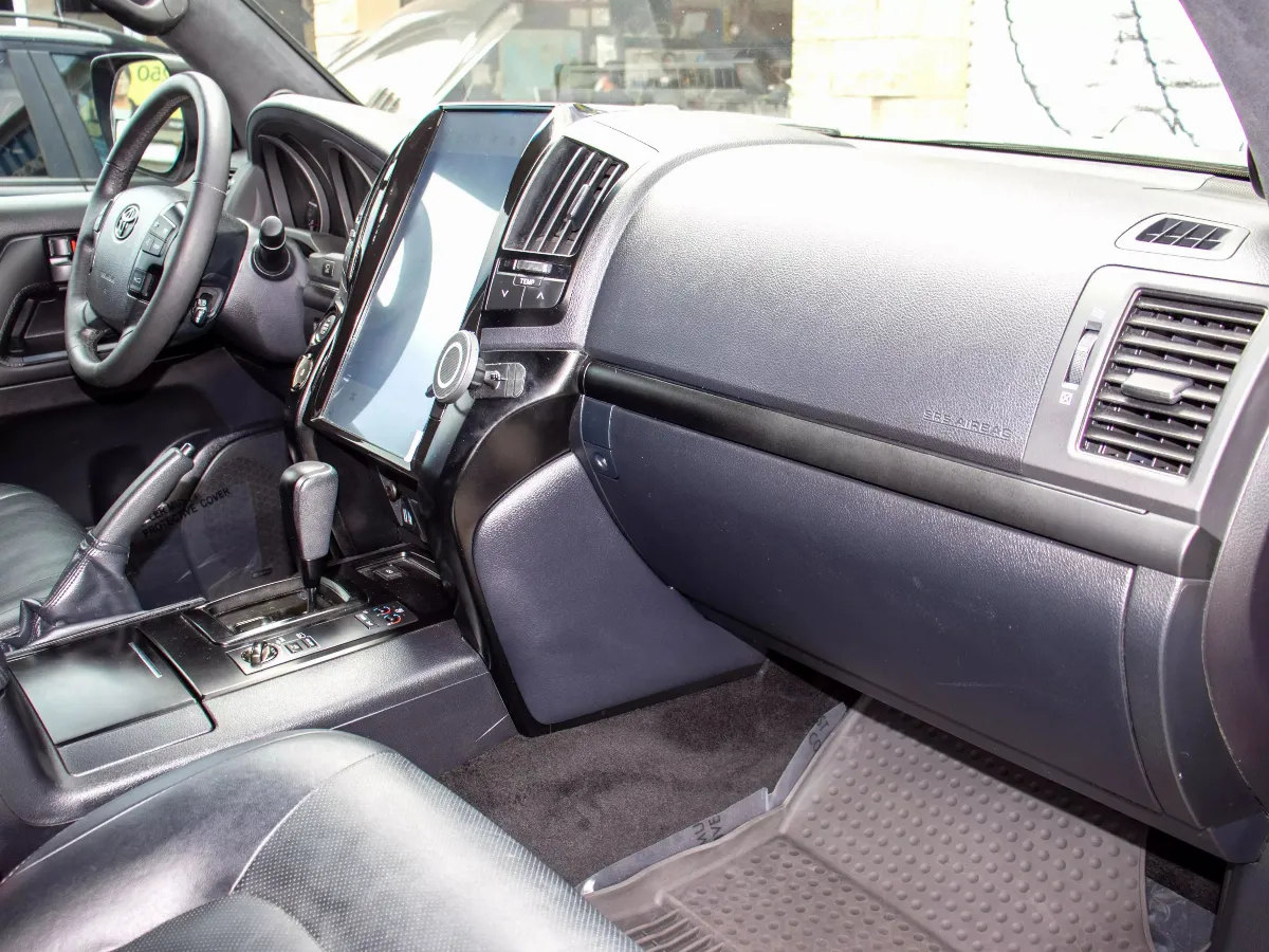 2013 Toyota Land Cruiser 