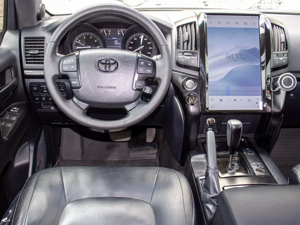 2013 Toyota Land Cruiser 