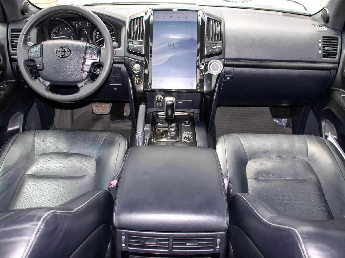 2013 Toyota Land Cruiser 