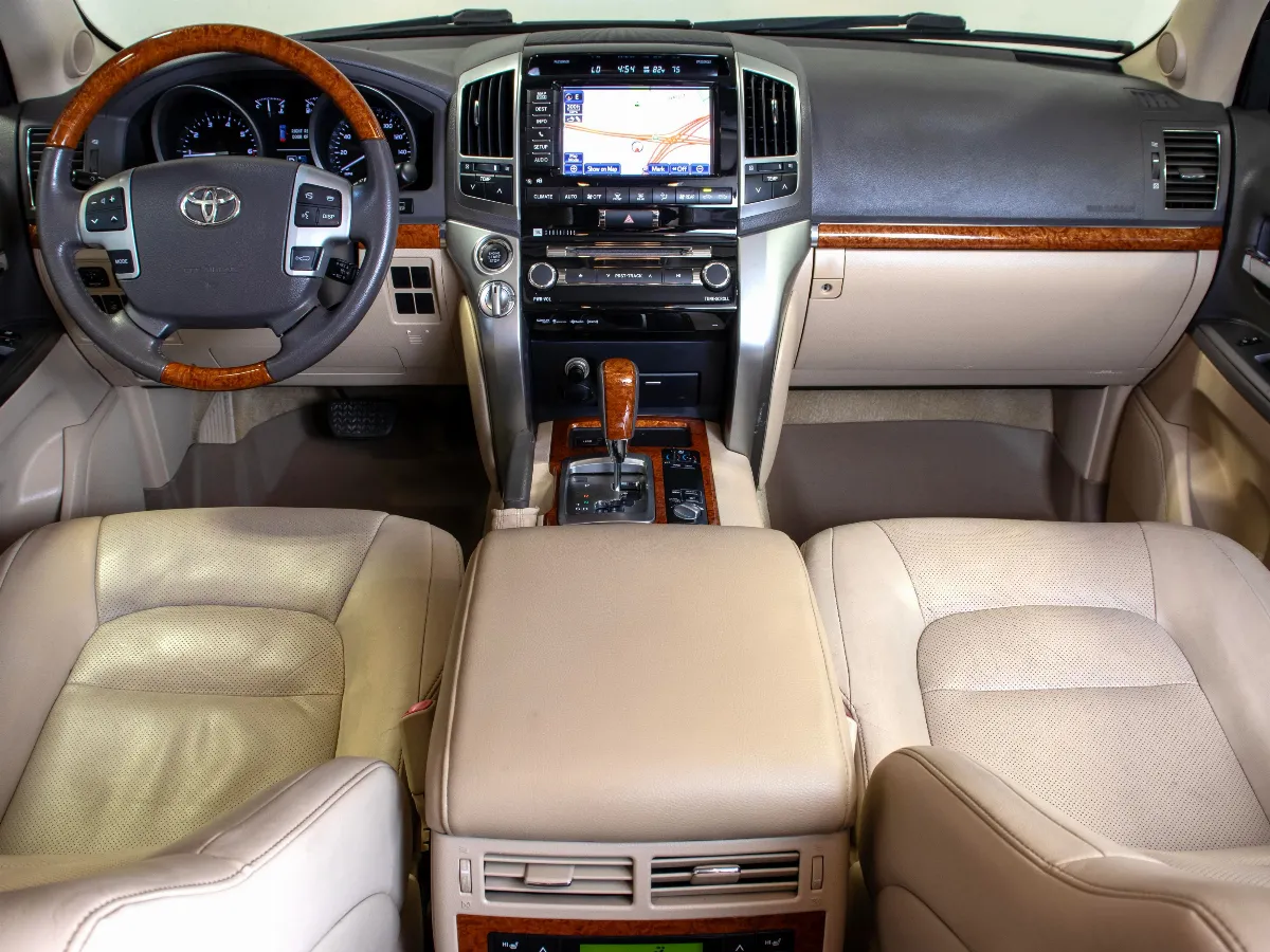 2013 Toyota Land Cruiser 