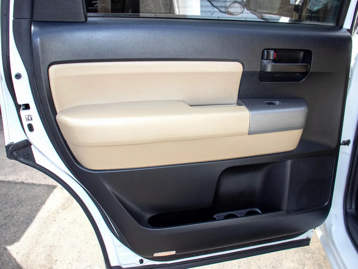 2014 Toyota Sequoia 
