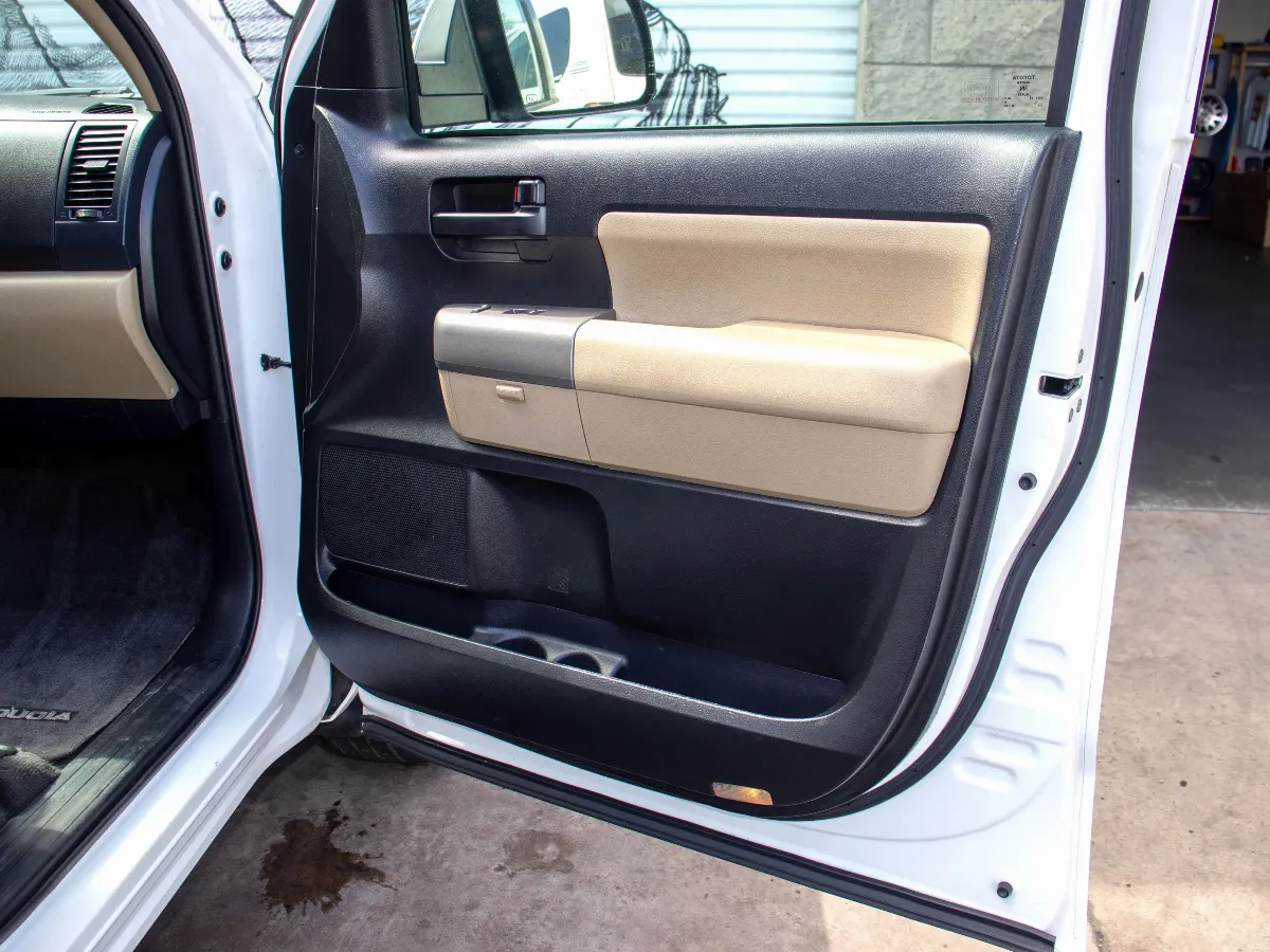 2014 Toyota Sequoia 