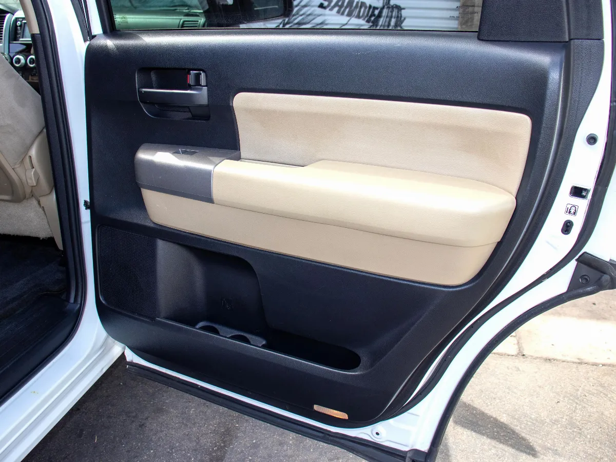 2014 Toyota Sequoia 