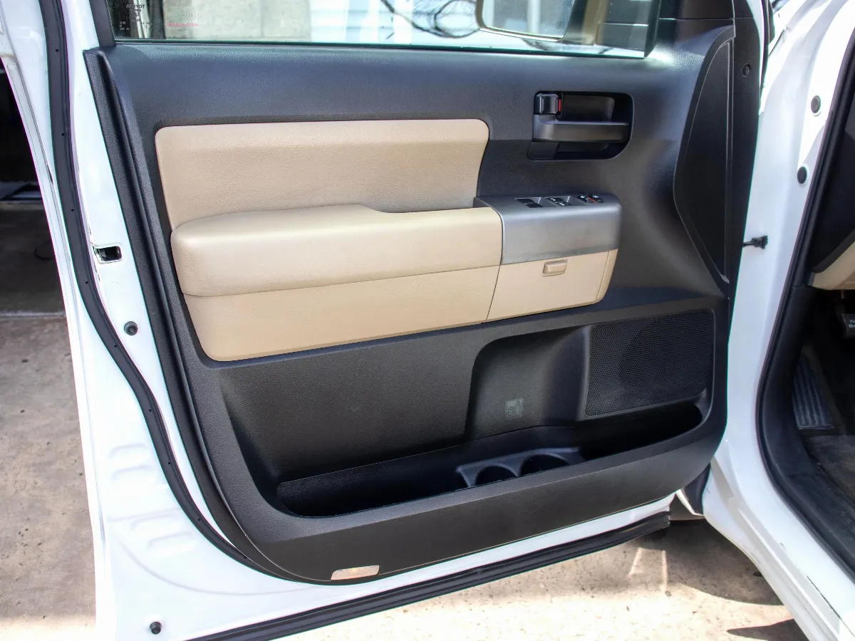 2014 Toyota Sequoia 