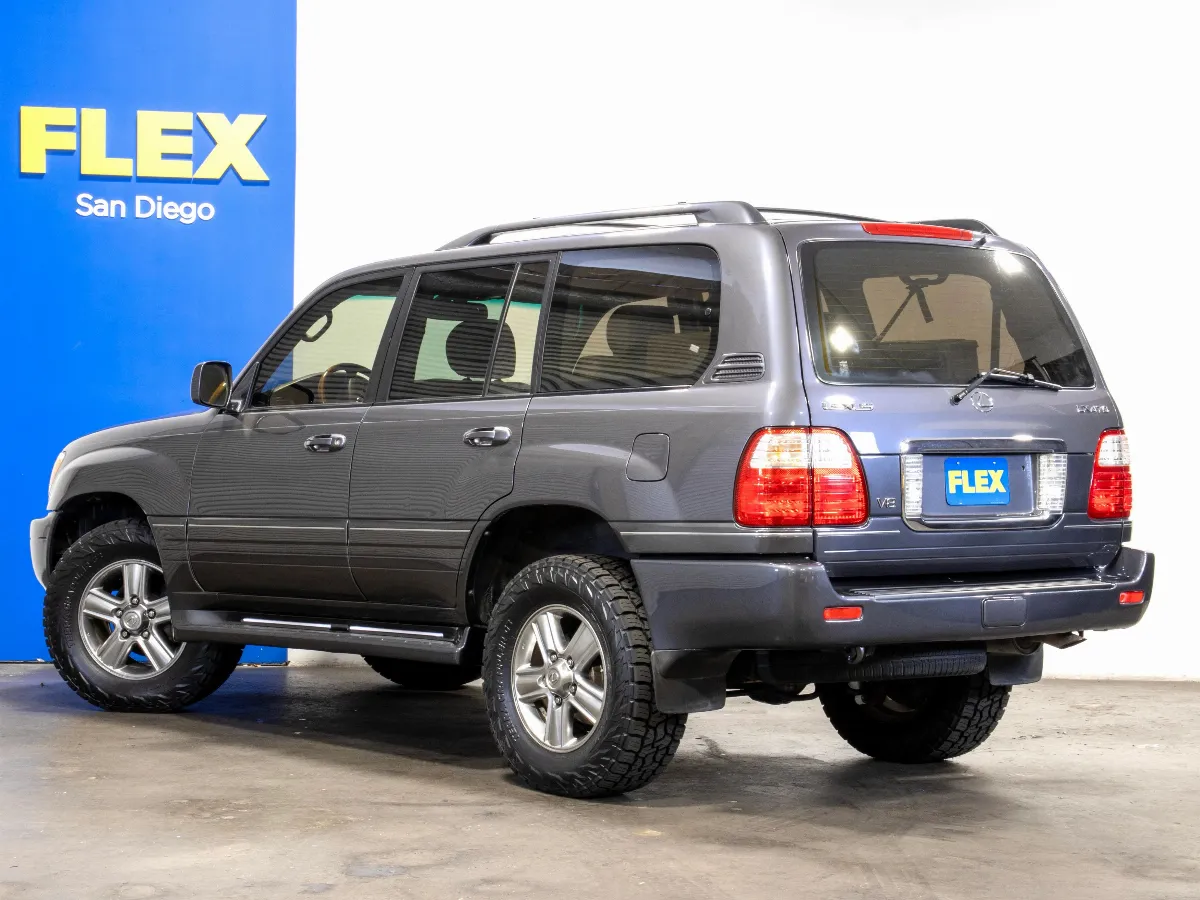 2003 Lexus LX 