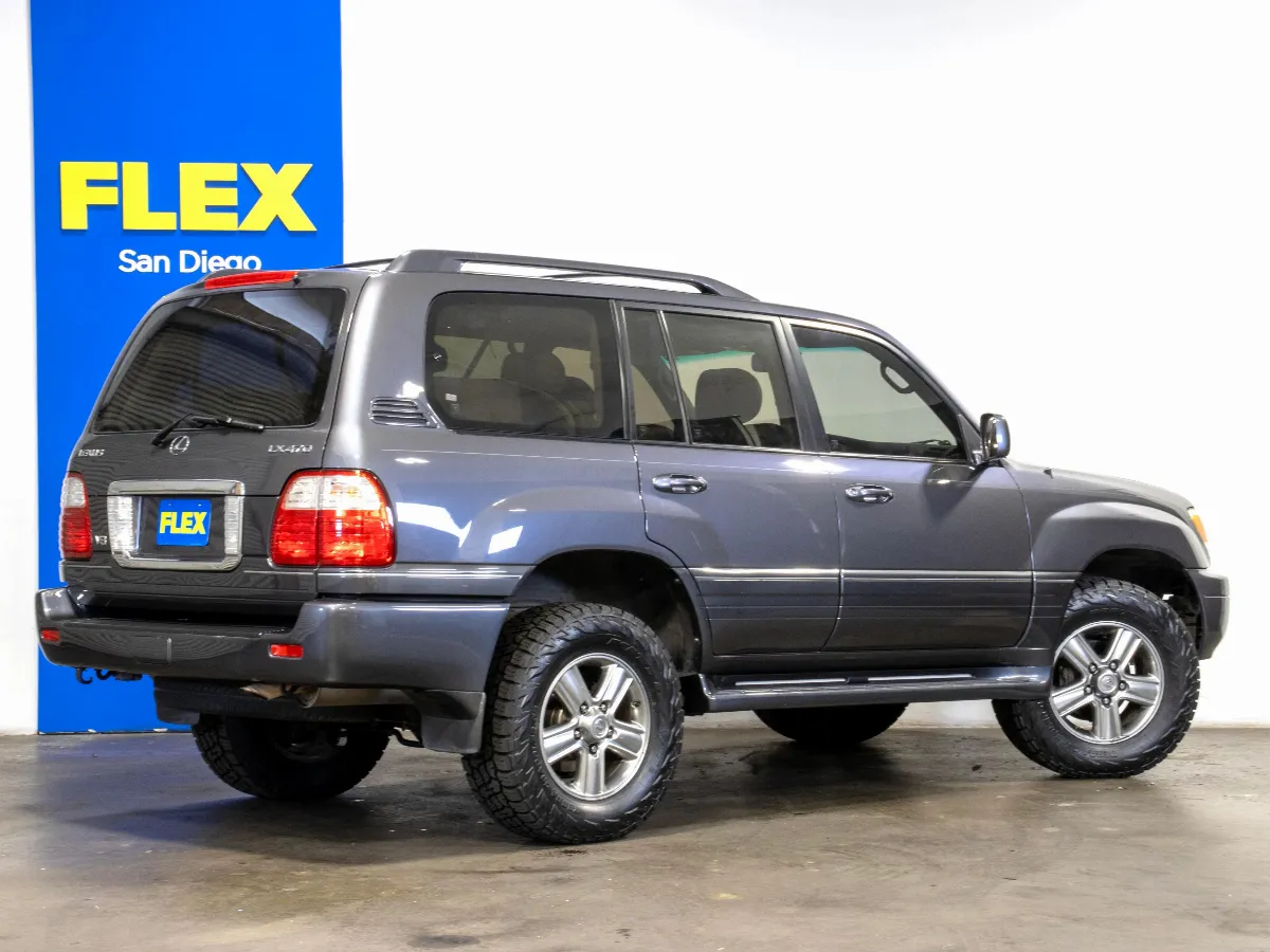 2003 Lexus LX 