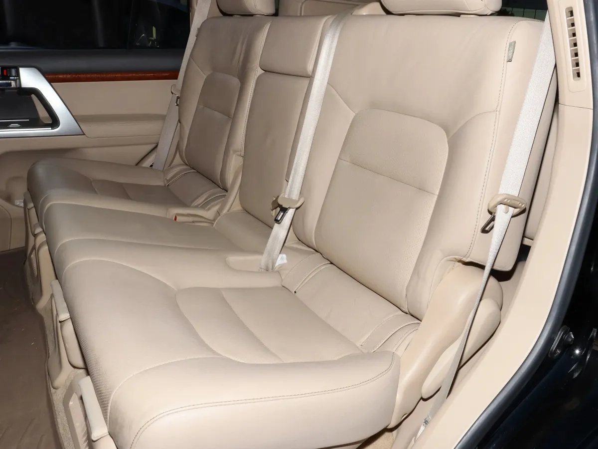 2015 Toyota Land Cruiser 