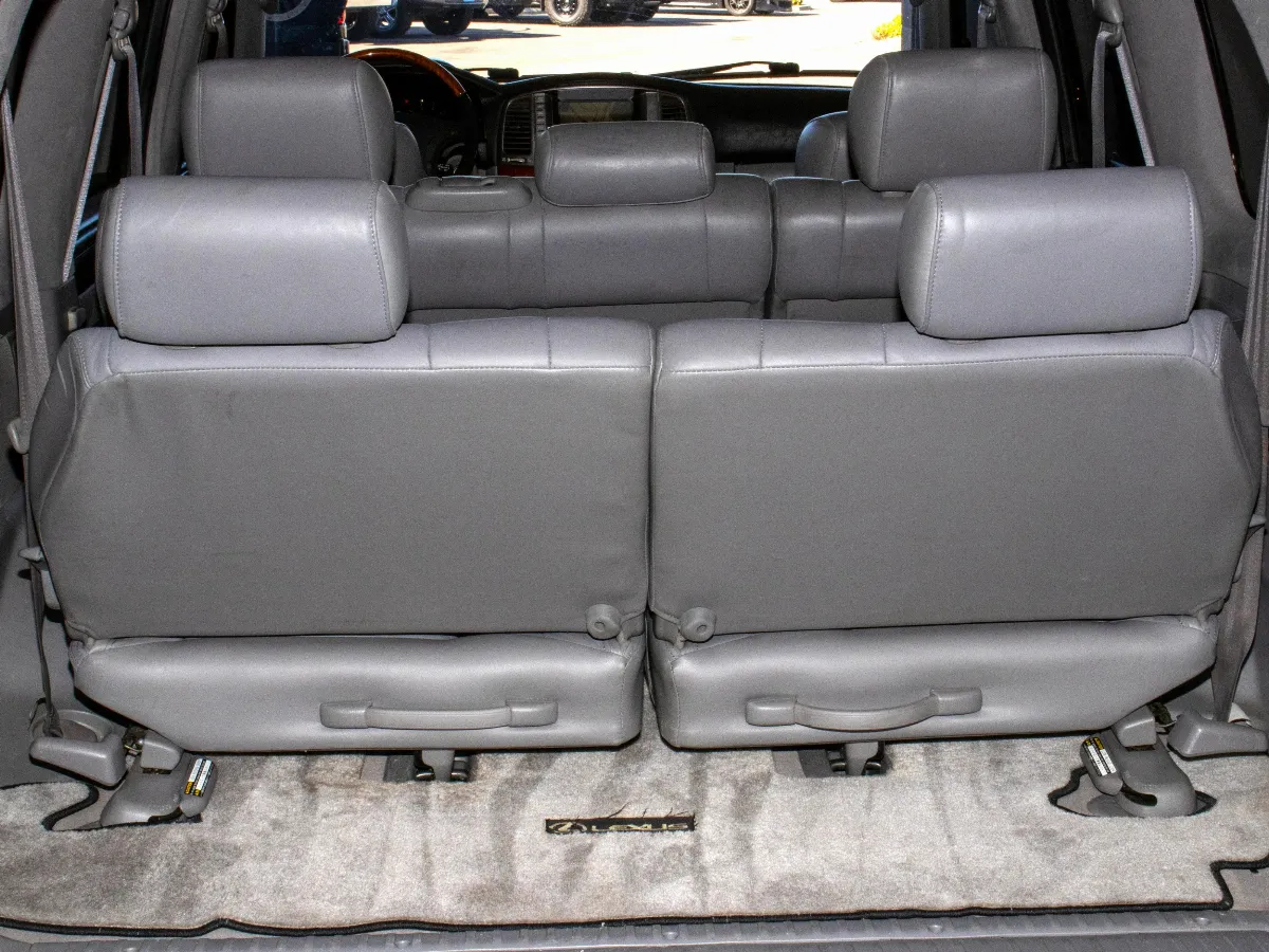 2003 Lexus LX 