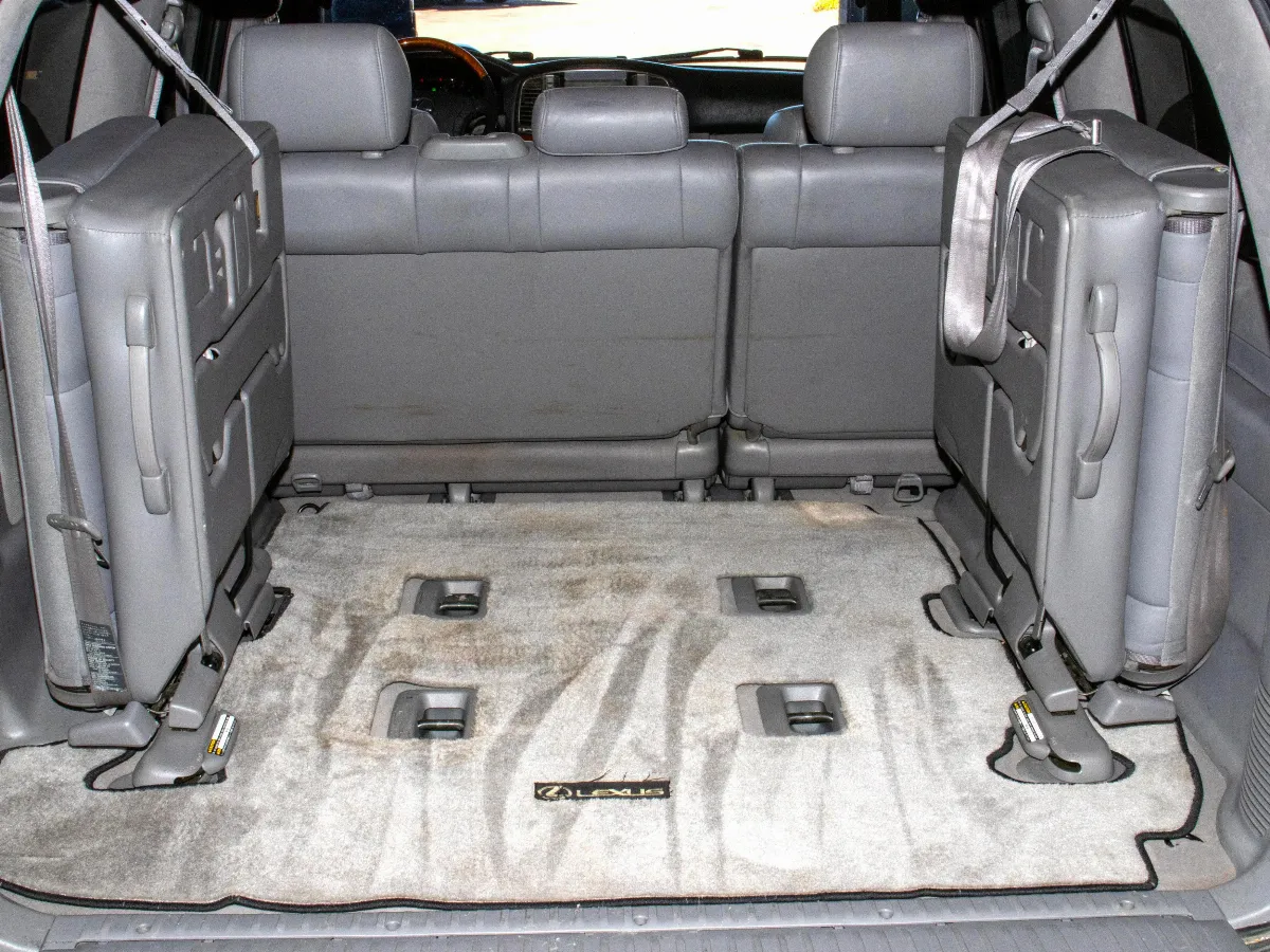 2003 Lexus LX 