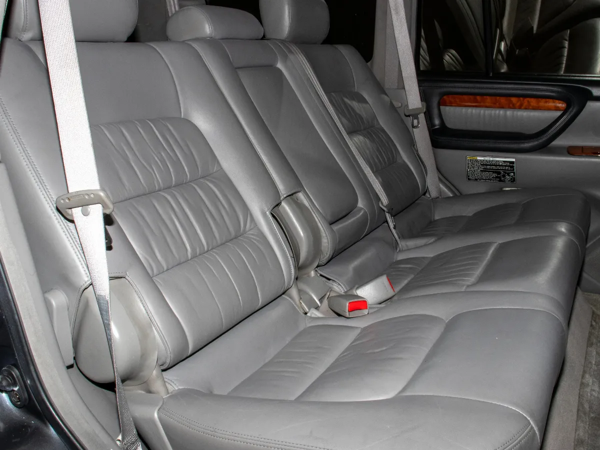 2003 Lexus LX 