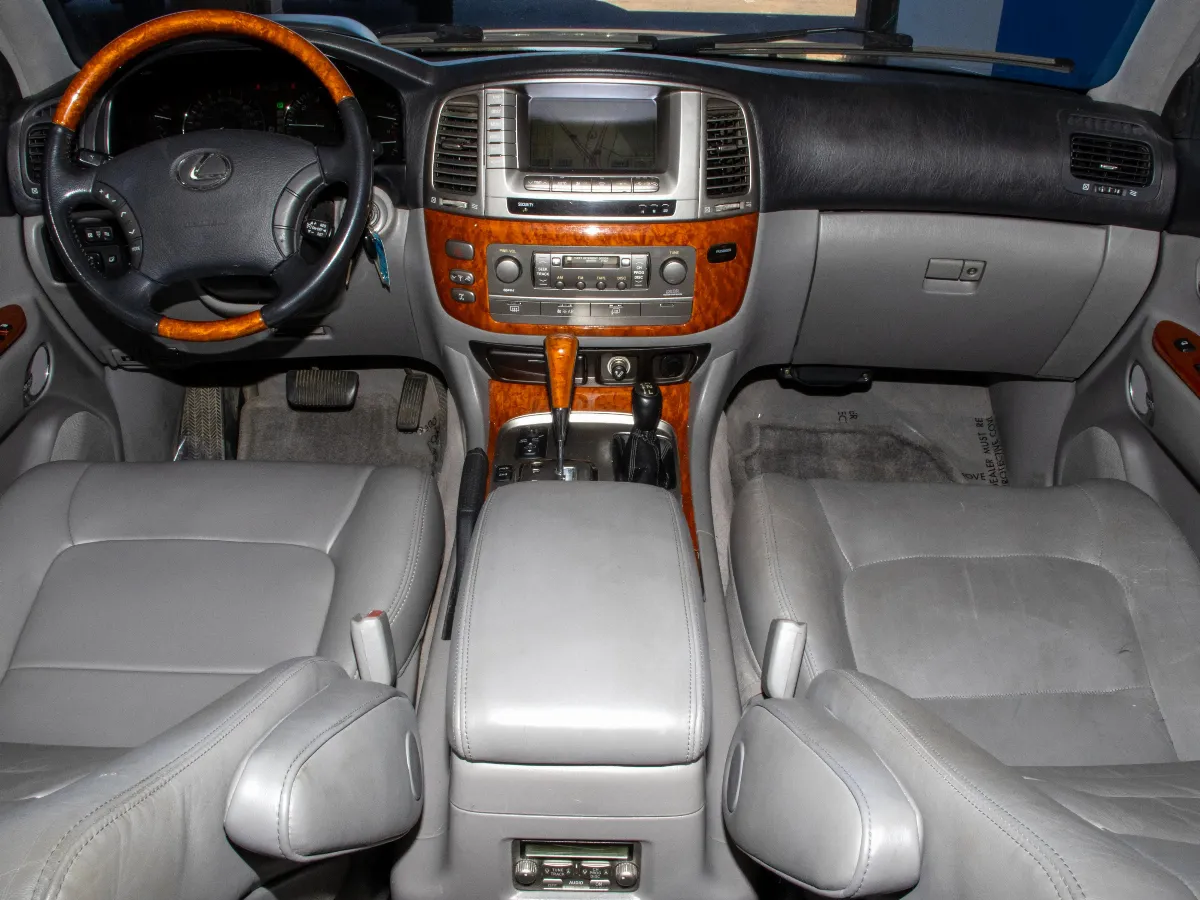 2003 Lexus LX 