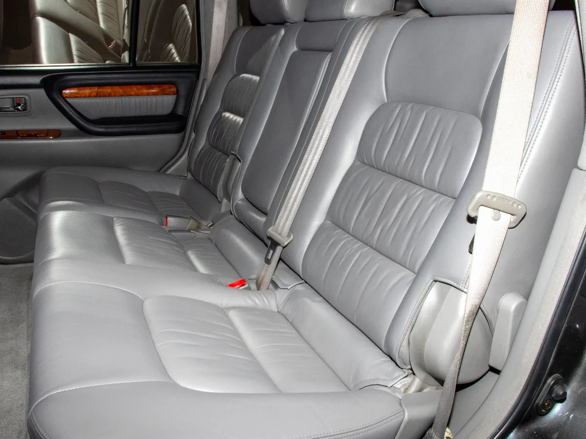 2003 Lexus LX 