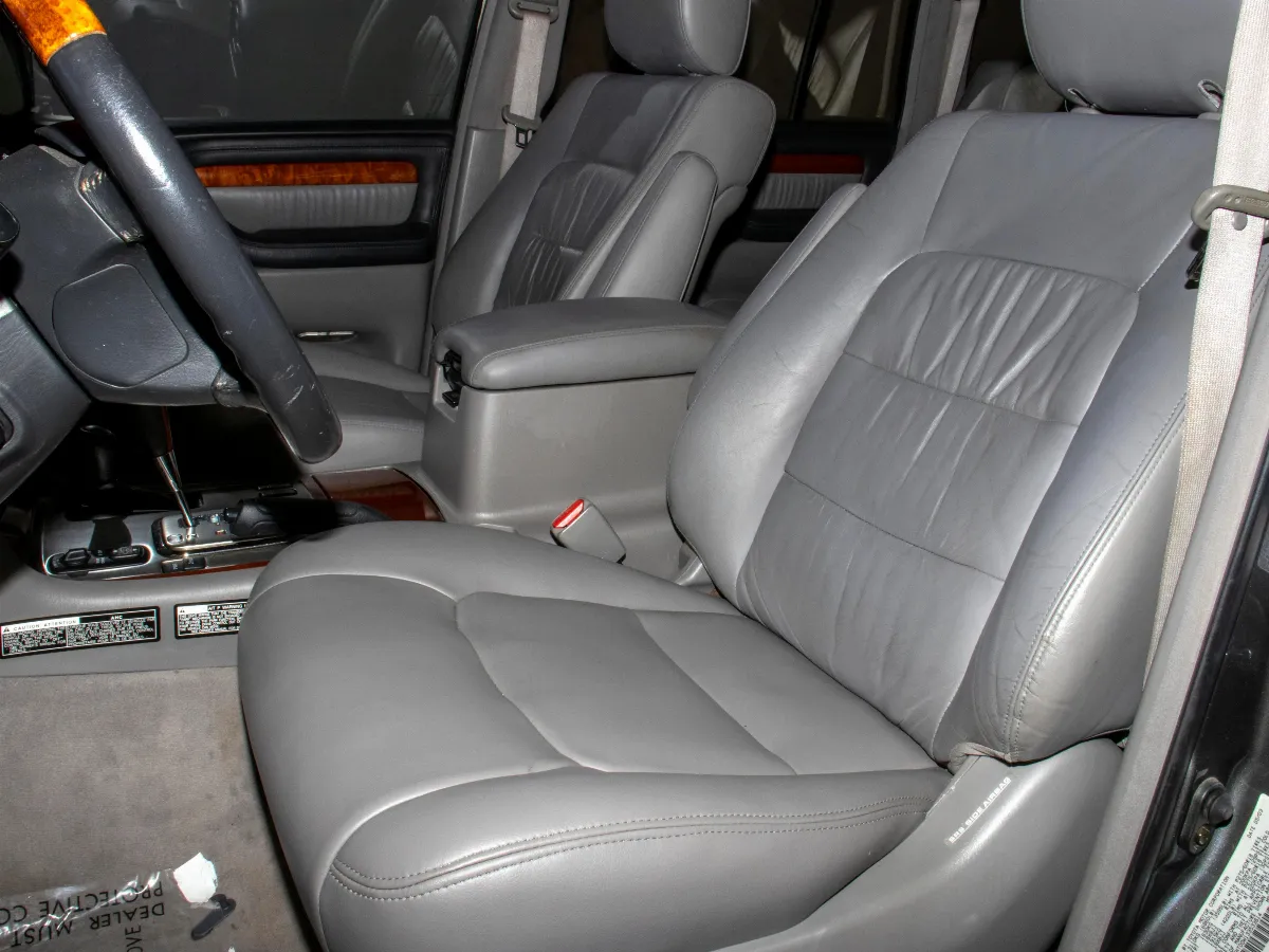 2003 Lexus LX 