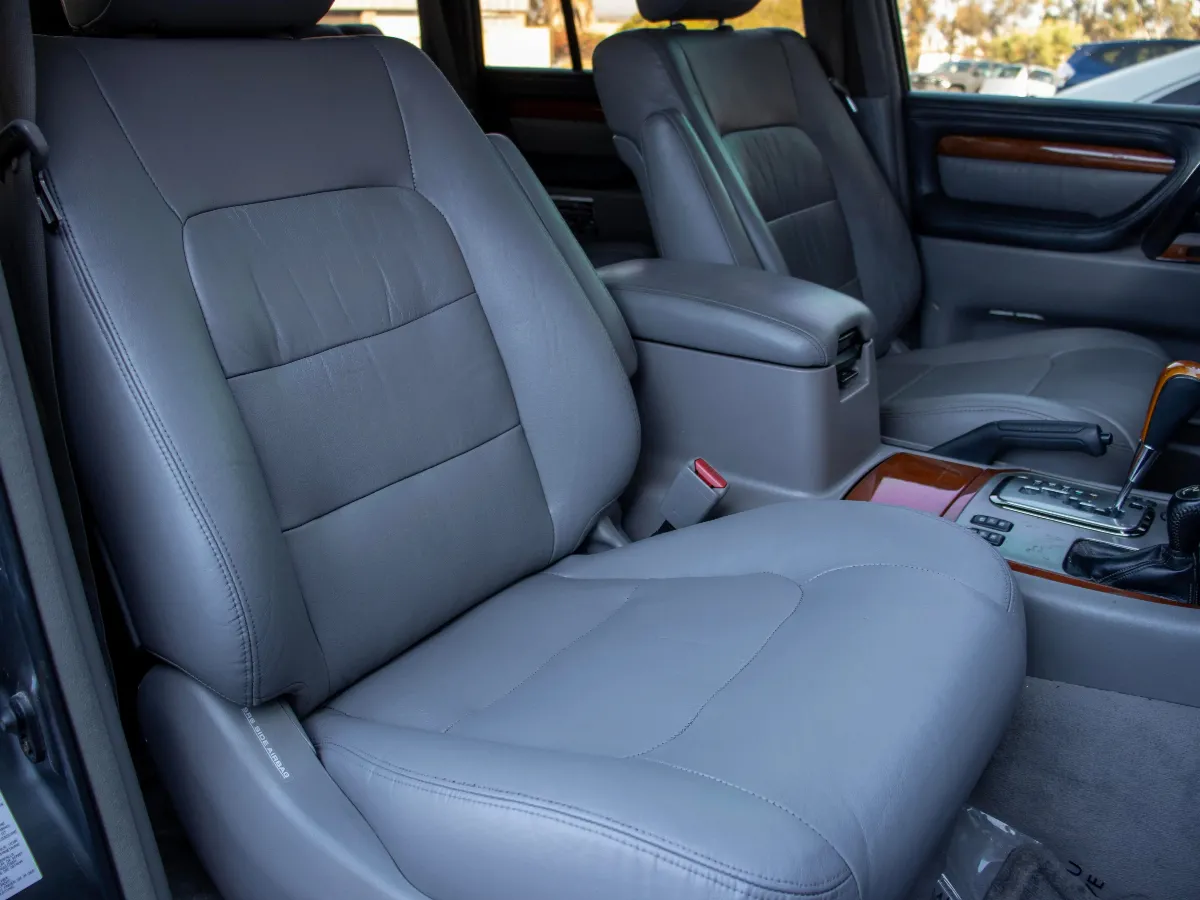 2003 Lexus LX 
