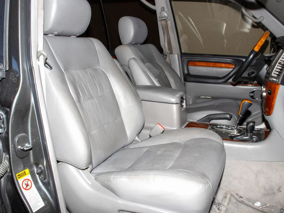 2003 Lexus LX 