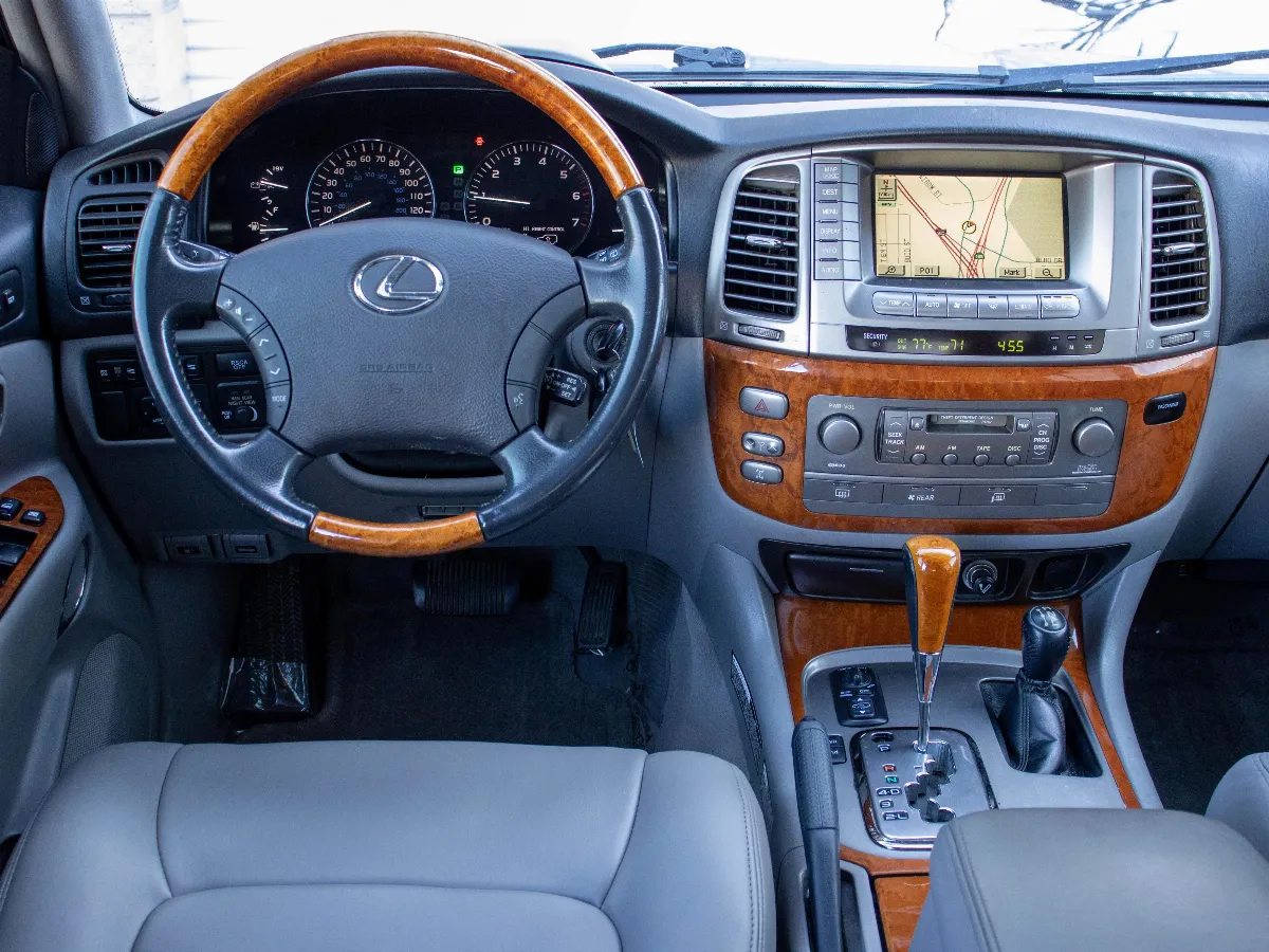 2003 Lexus LX 