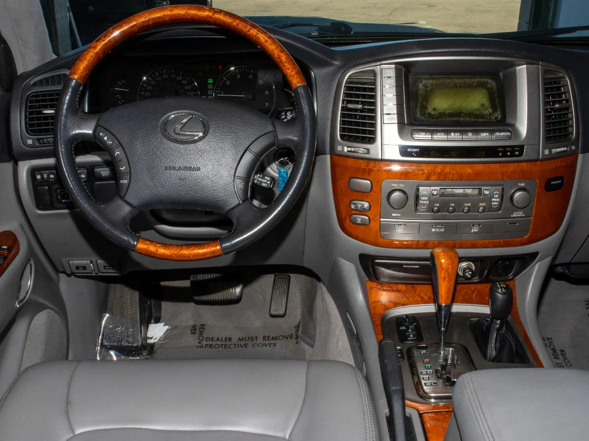 2003 Lexus LX 