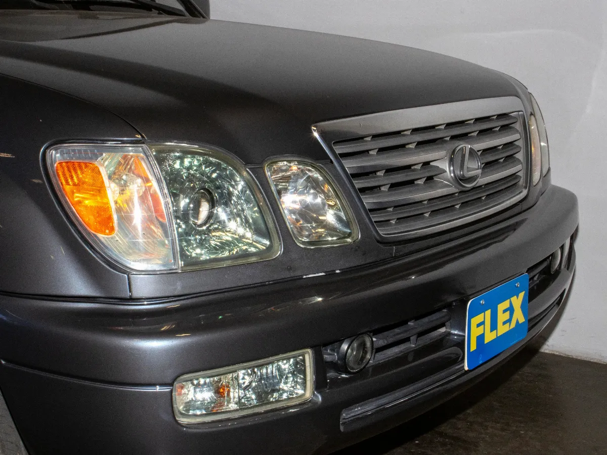 2003 Lexus LX 