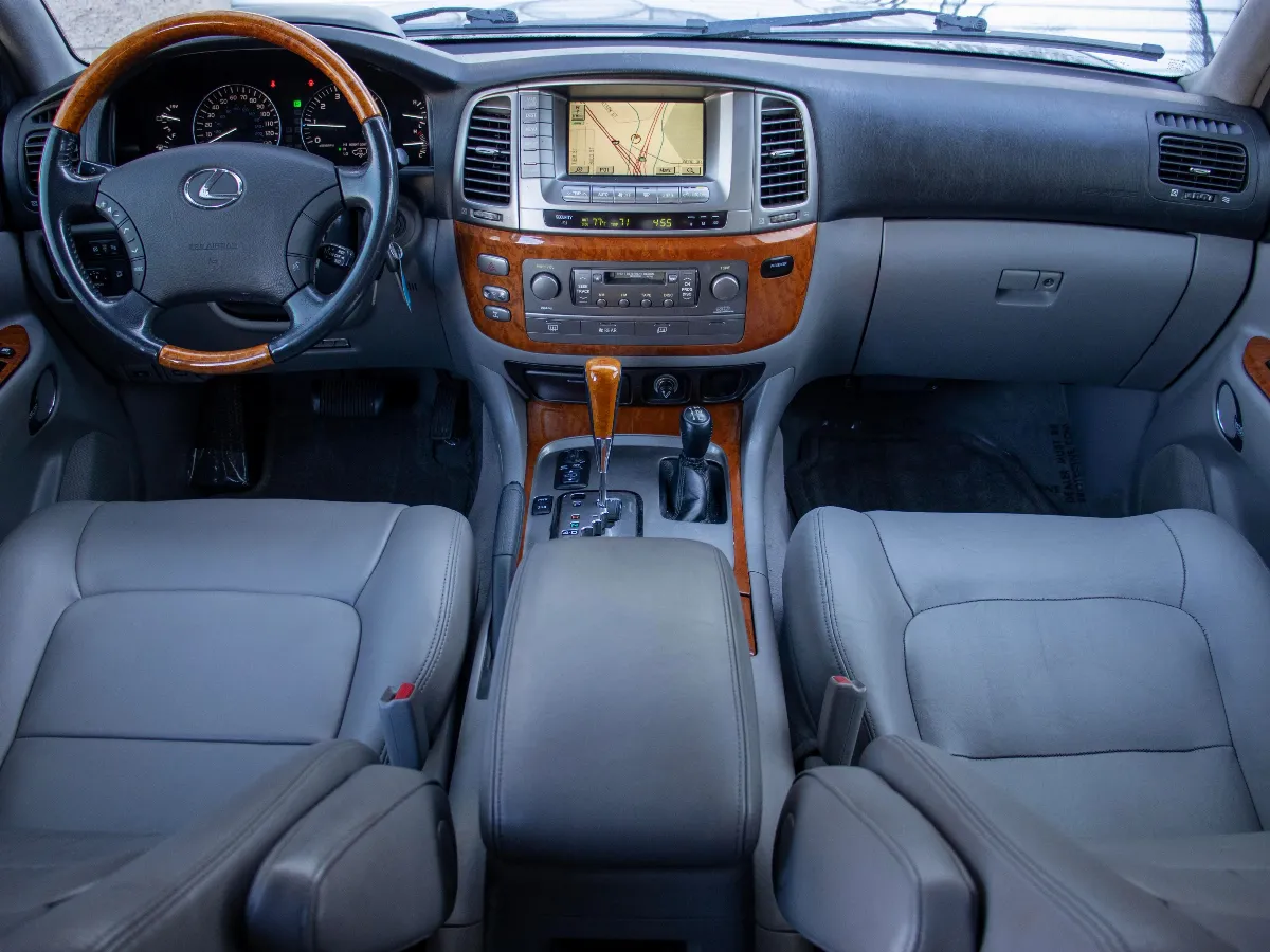 2003 Lexus LX 