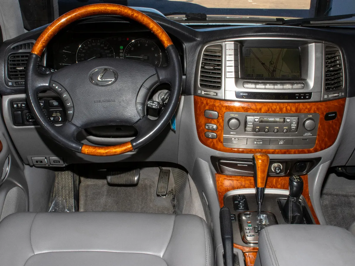 2003 Lexus LX 