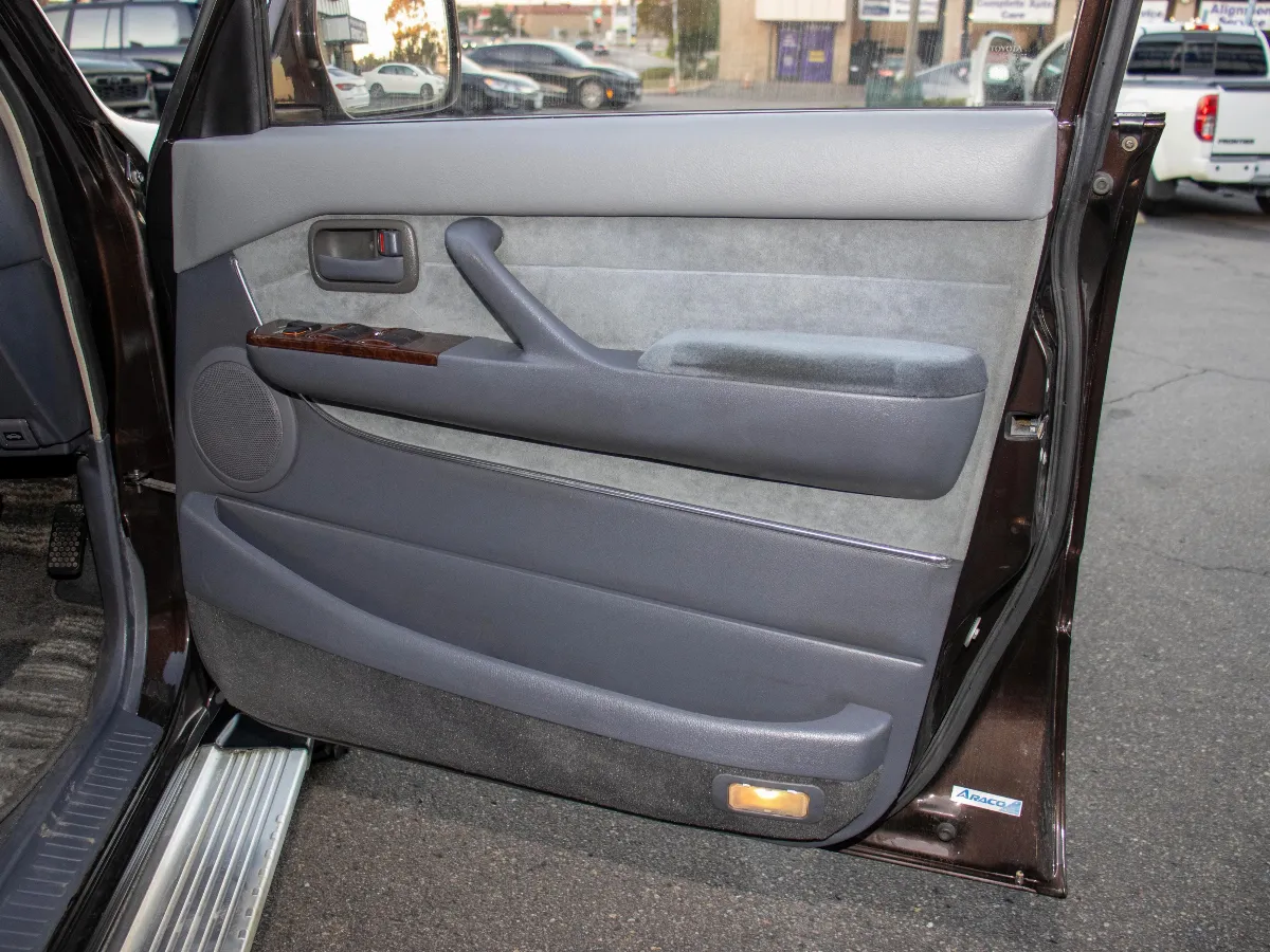 1996 TOYOTA LAND CRUISER 