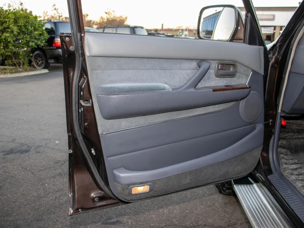 1996 TOYOTA LAND CRUISER 