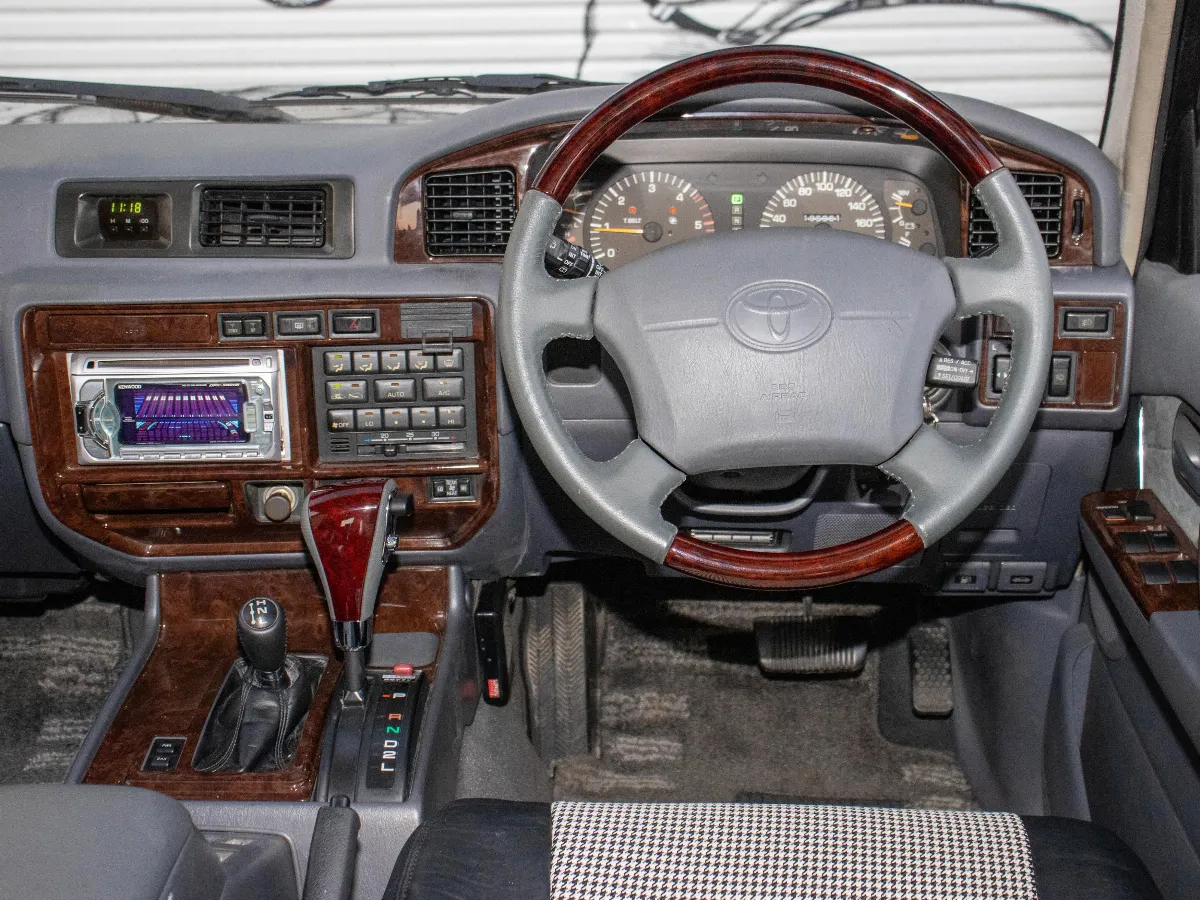 1996 TOYOTA LAND CRUISER 