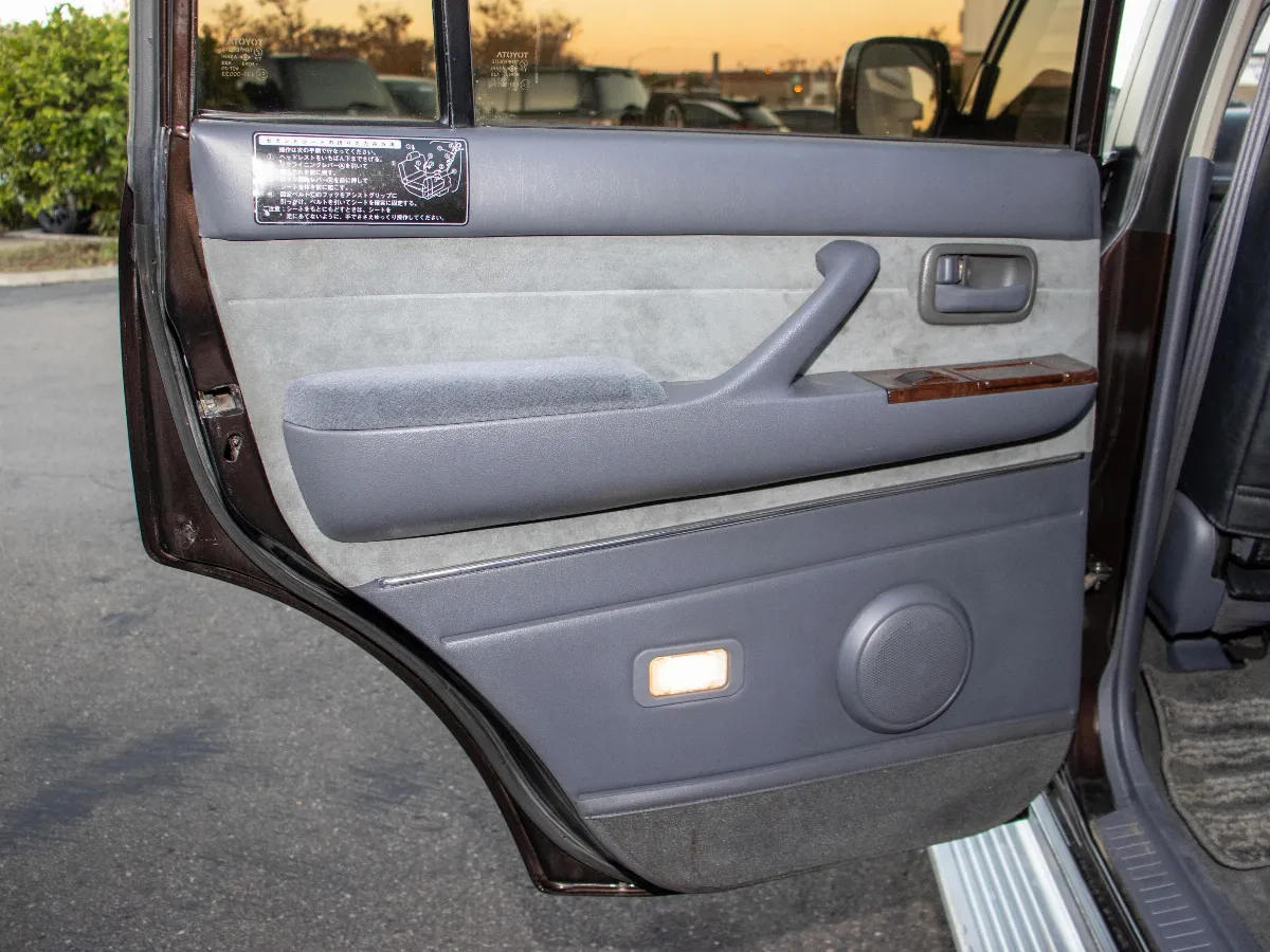 1996 TOYOTA LAND CRUISER 